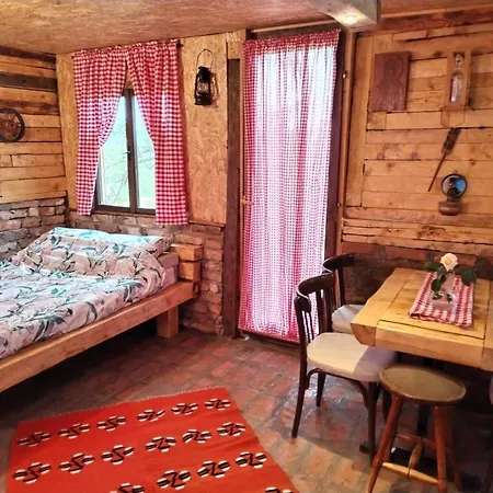 Alpesi faház Maj1 Kladovo